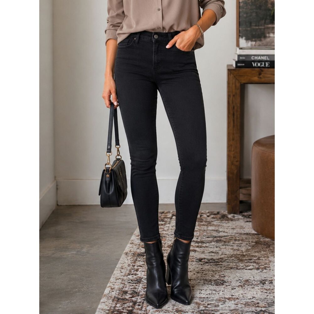 Levi's 311 Shaping Skinny Black Jeans Women's Size 29 Mid Rise Stretch Denim